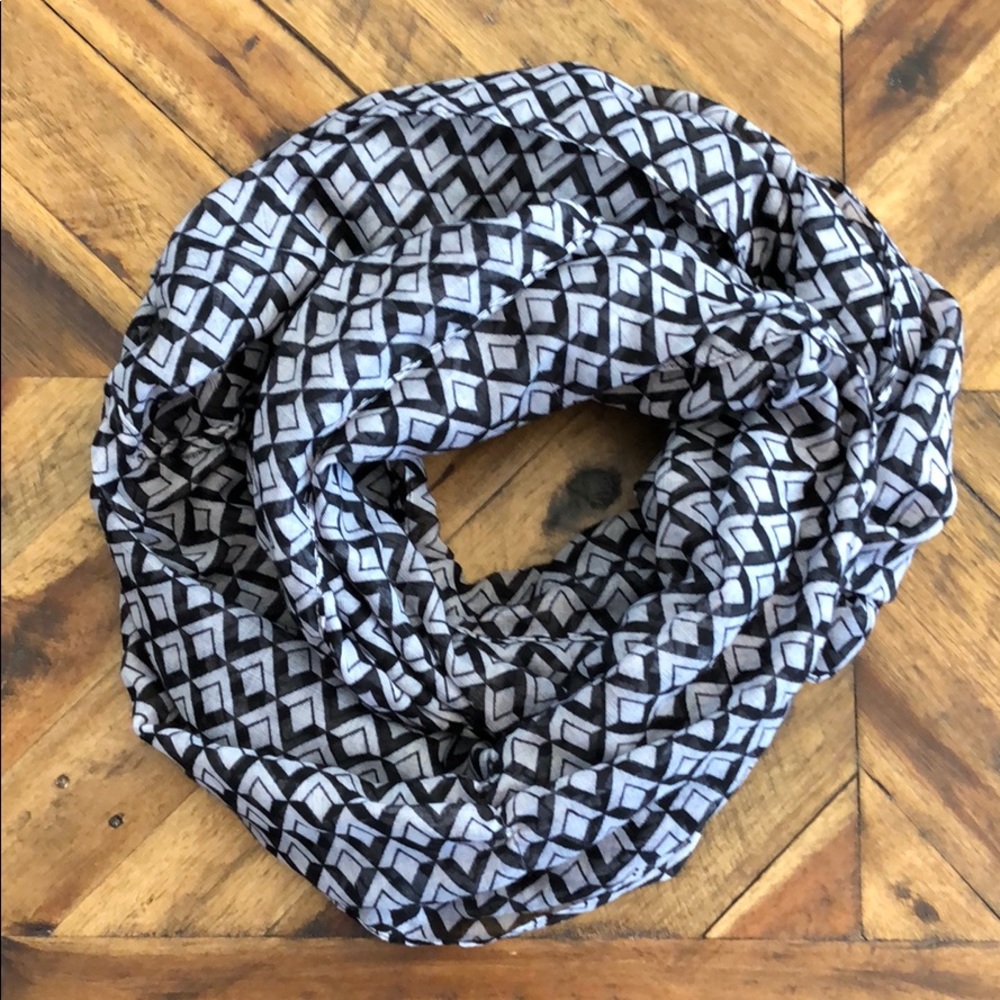 Black & White infinity scarf